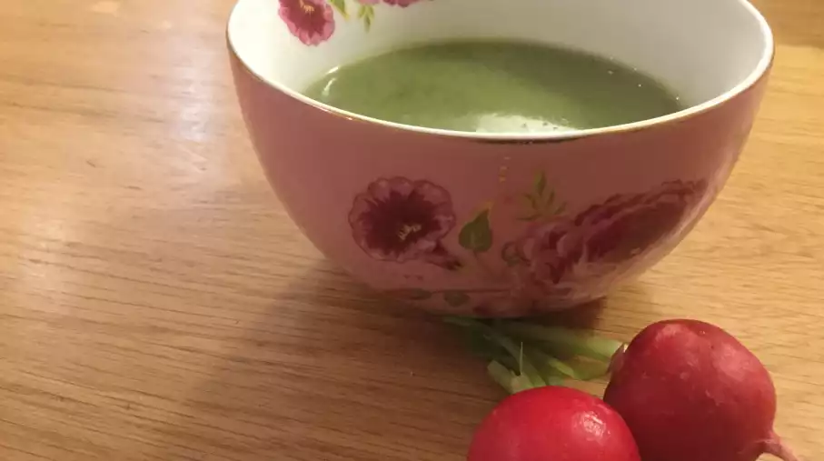 La soupe de fane de radis, un piquant délicat inimitable!
